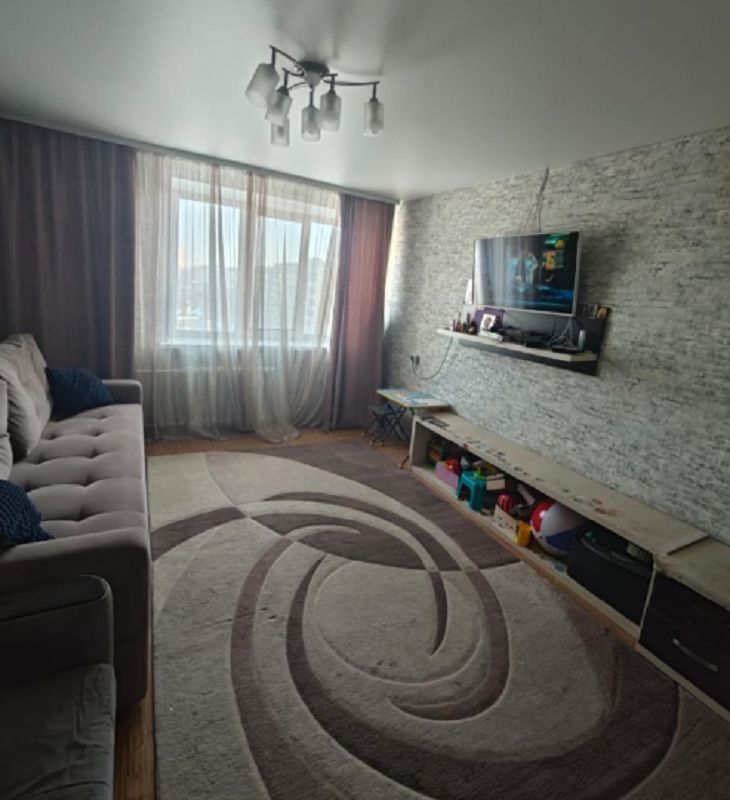 Продажа 3-комнатной квартиры, Энгельс, Золотовская ул,  14