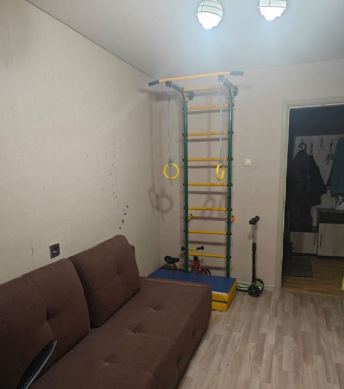 Продажа 3-комнатной квартиры, Энгельс, Золотовская ул,  14