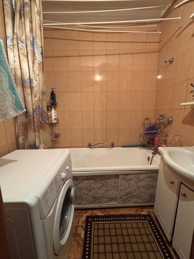 Продажа 3-комнатной квартиры, Конаково, Набережная Волги ул,  44