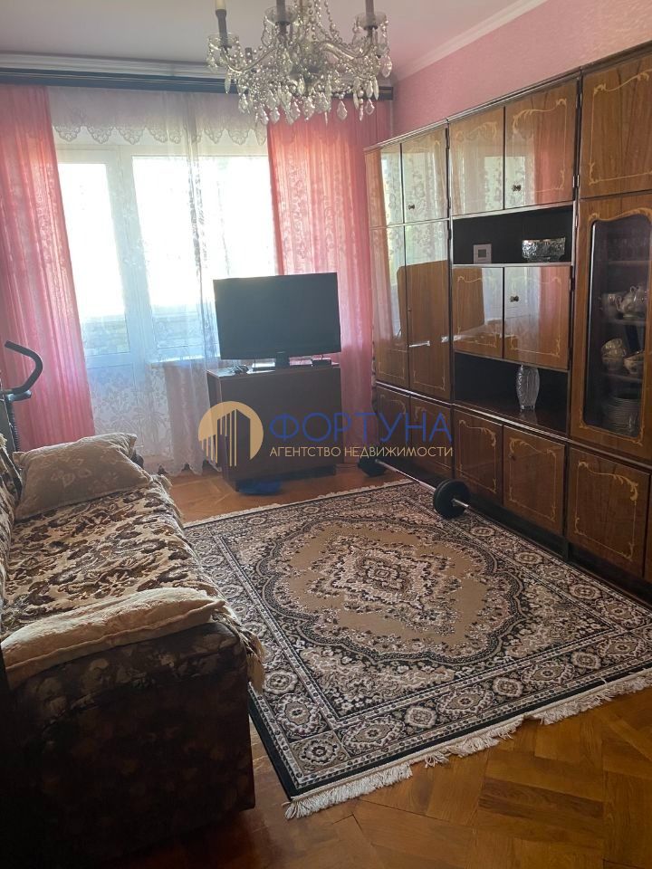Продажа 3-комнатной квартиры, Белгород, Королева ул,  20