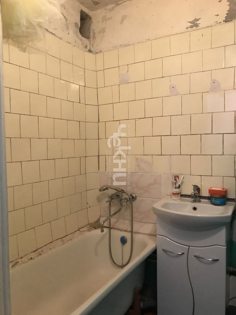 Продажа 4-комнатной квартиры, Нижний Новгород, Героя Советского Союза Прыгунова ул,  27