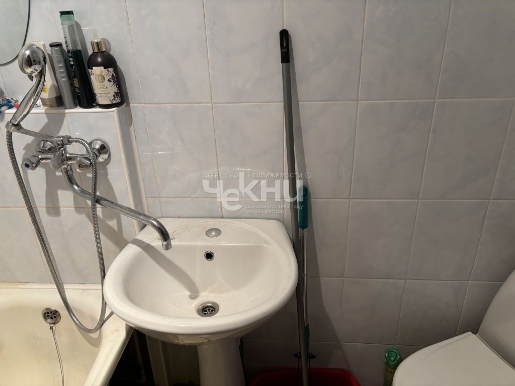 Продажа 2-комнатной квартиры, Нижний Новгород, Октябрьской Революции ул,  37