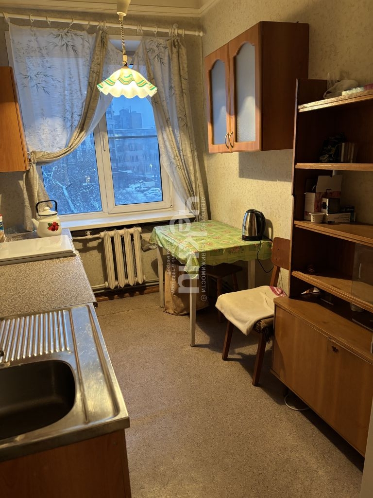 Продажа 2-комнатной квартиры, Нижний Новгород, Октябрьской Революции ул,  37