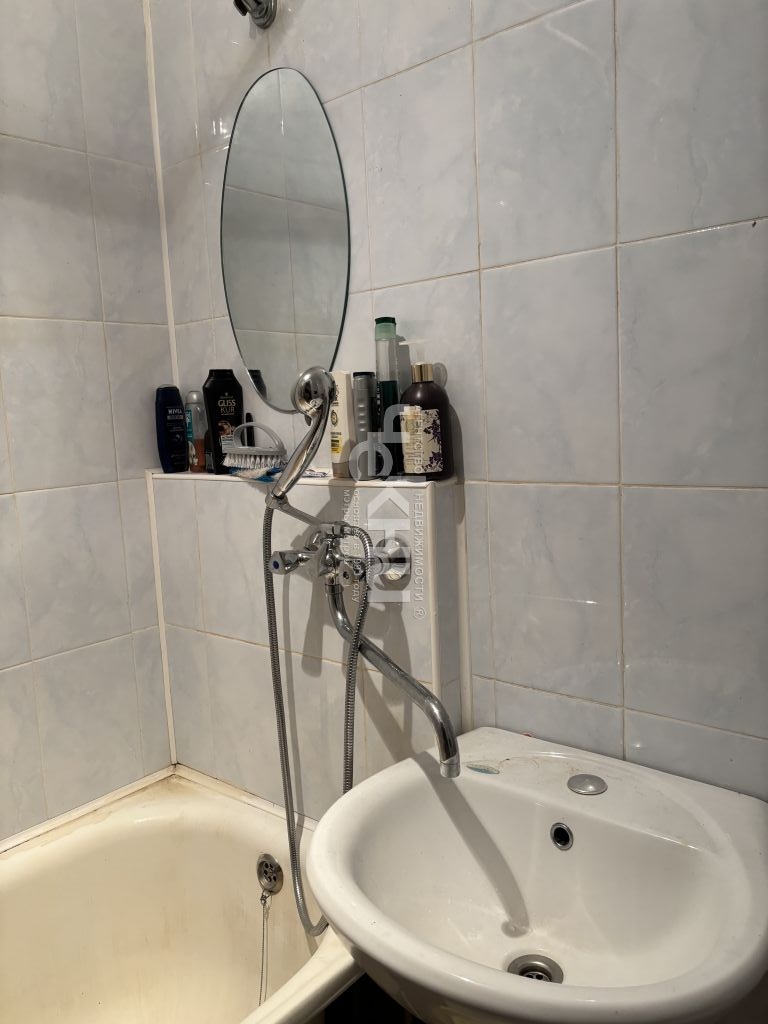 Продажа 2-комнатной квартиры, Нижний Новгород, Октябрьской Революции ул,  37