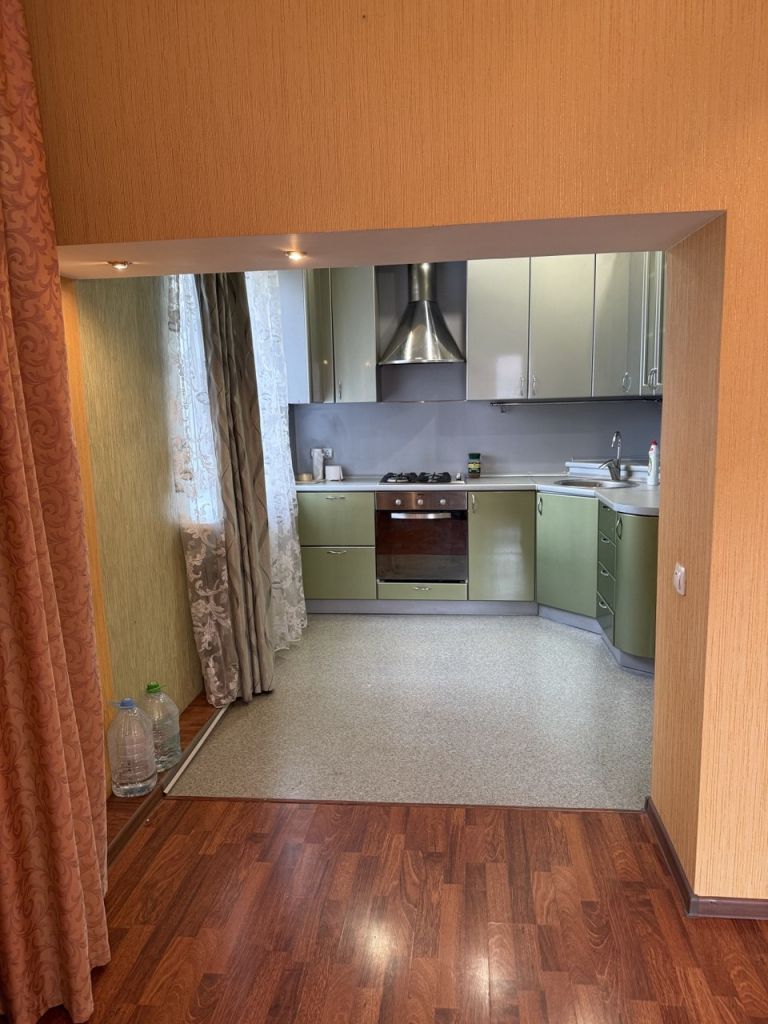 Продажа 3-комнатной квартиры, Заволжье, Веденеева ул,  13