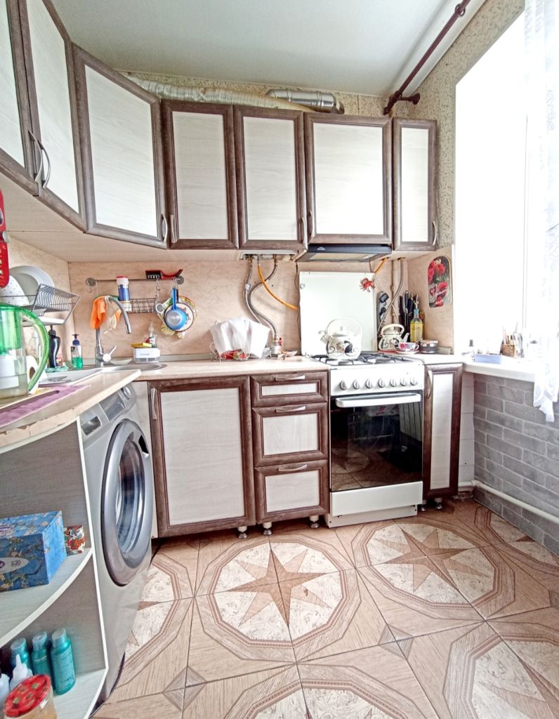 Продажа 3-комнатной квартиры, Батайск, Луначарского ул,  179