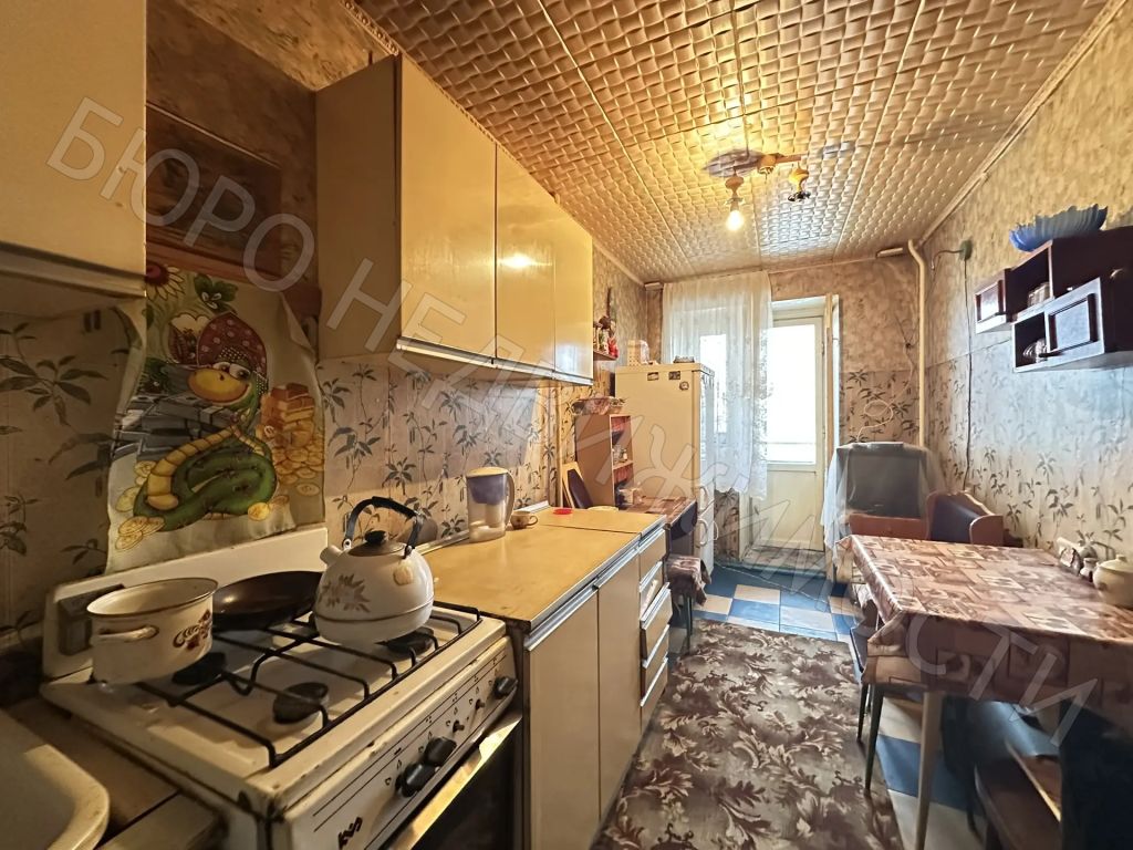 Продажа 1-комнатной квартиры, Балашов, Строителей ул,  8