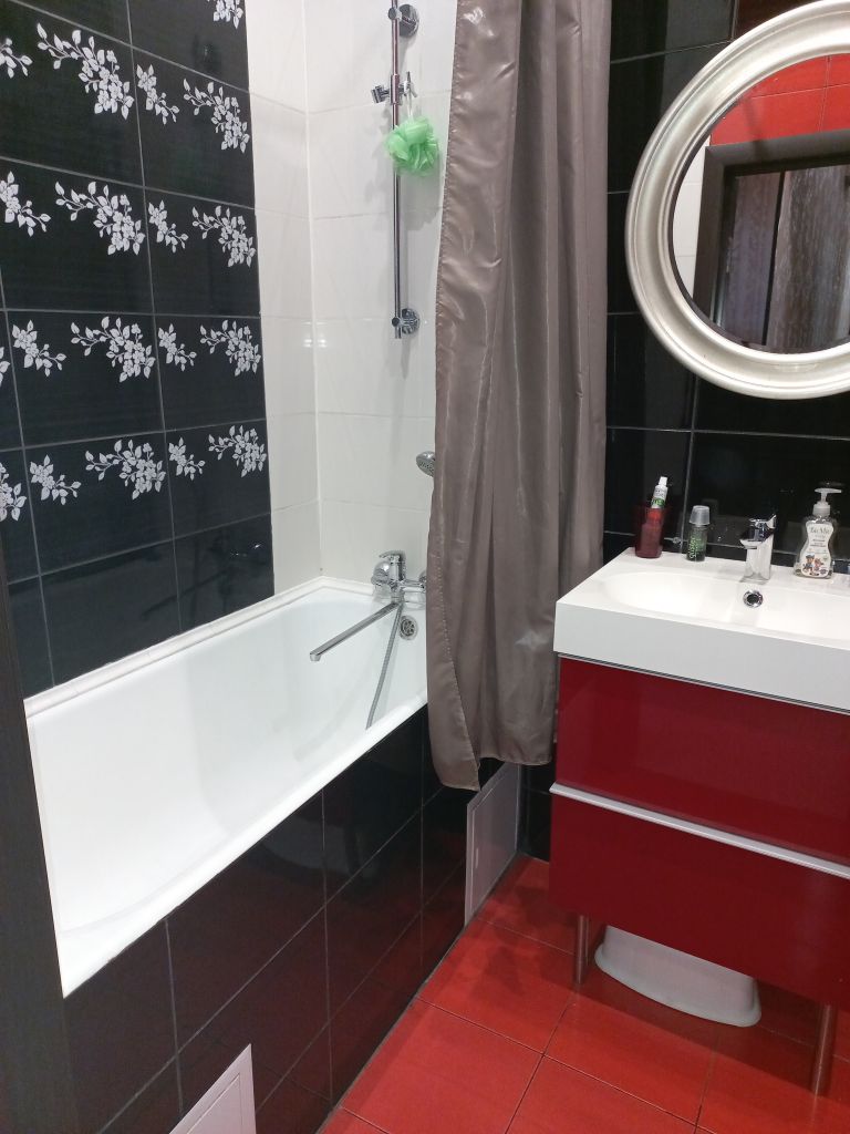 Продажа 3-комнатной квартиры, Нижний Новгород, Октября пр-кт,  12