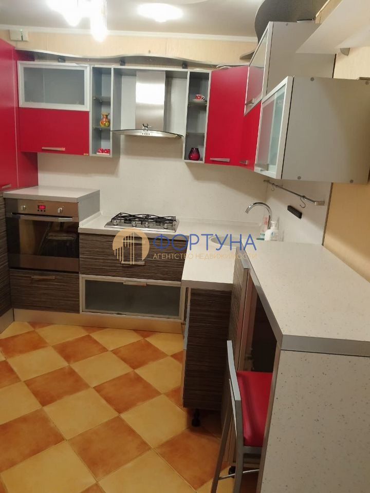 Продажа 3-комнатной квартиры, Белгород, Юности б-р,  39