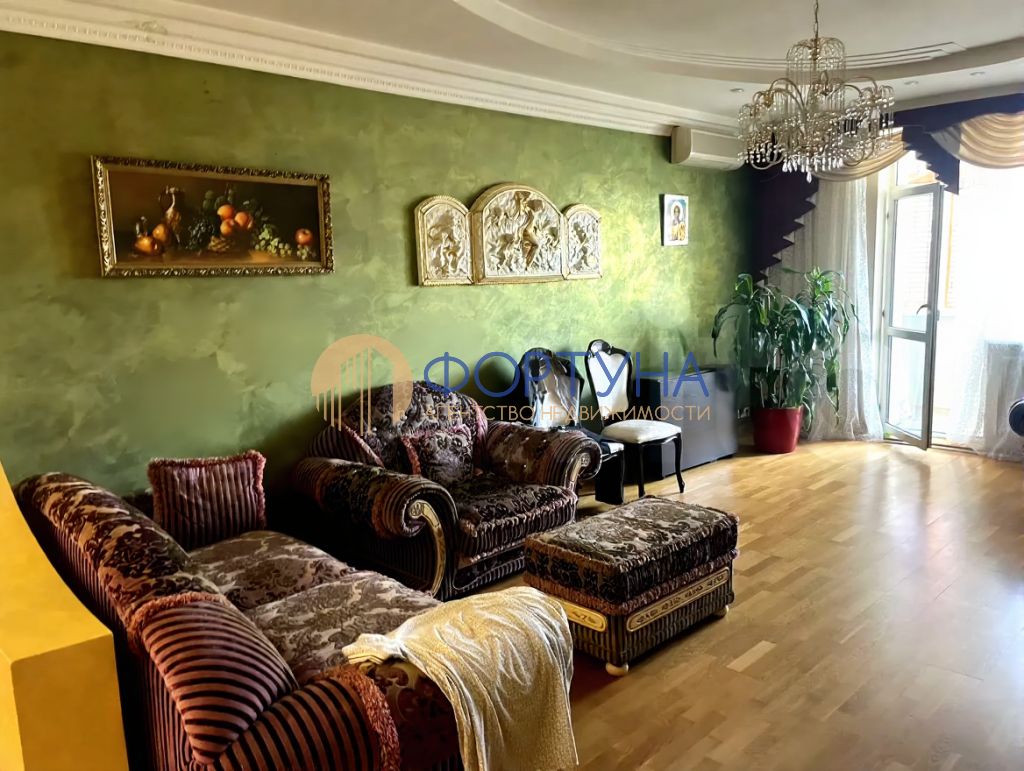 Продажа 3-комнатной квартиры, Белгород, Гостенская ул,  4