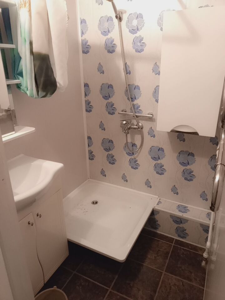 Продажа 2-комнатной квартиры, Новомосковск, Донская ул,  12