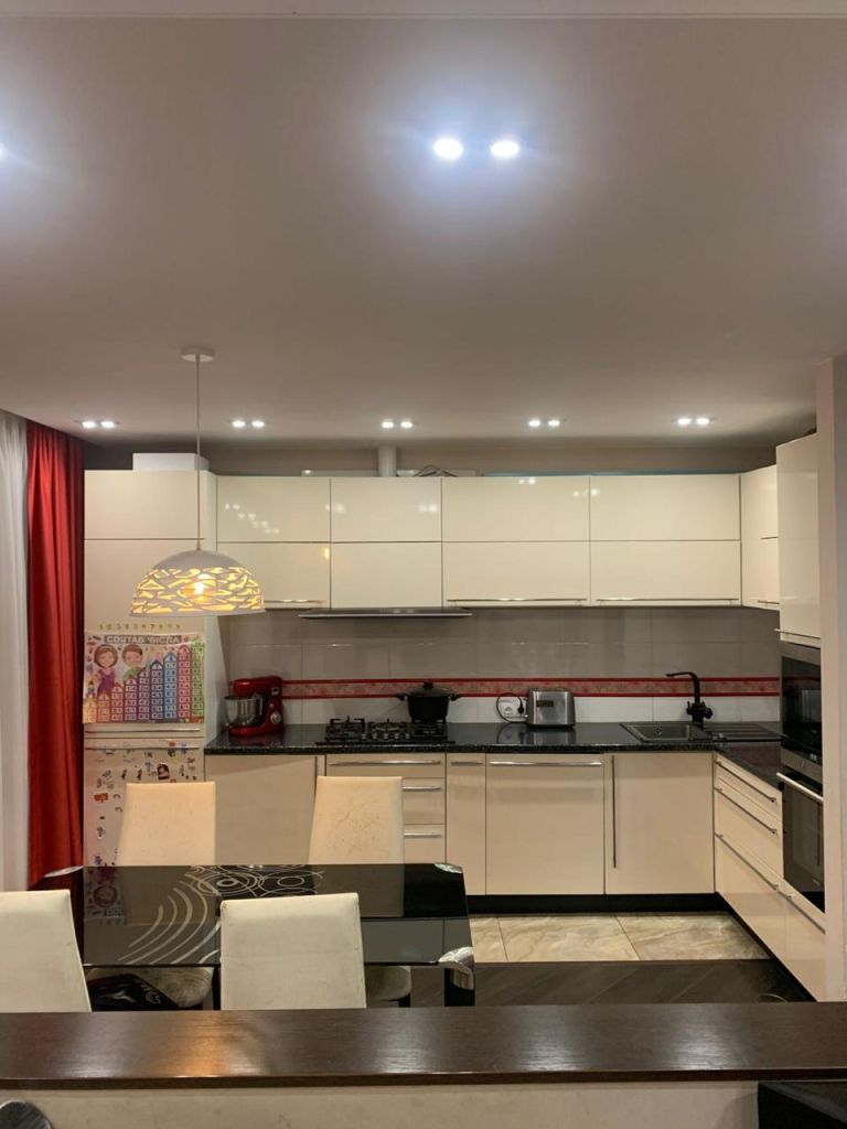 Продажа 3-комнатной квартиры, Романовка,  21