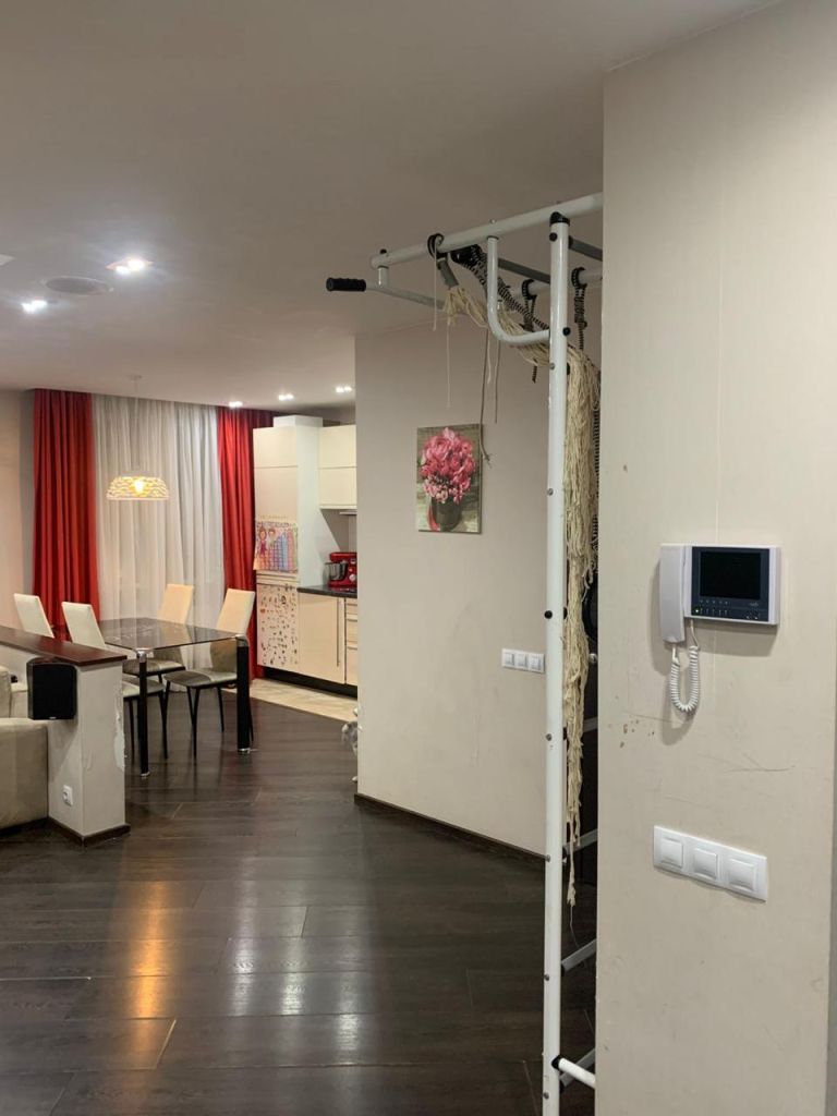 Продажа 3-комнатной квартиры, Романовка,  21