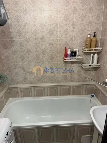 Продажа 1-комнатной квартиры, Белгород, Есенина ул,  44а