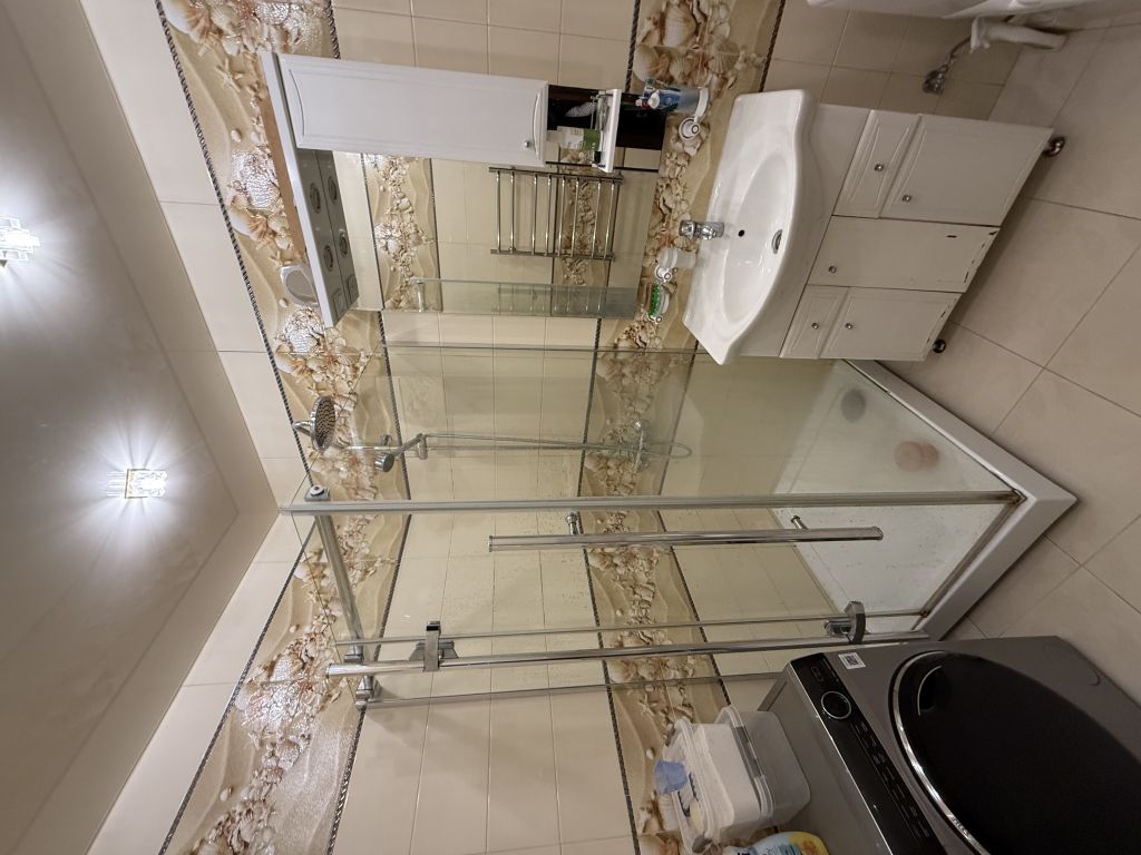 Продажа 4-комнатной квартиры, Ессентуки, Орджоникидзе ул,  83