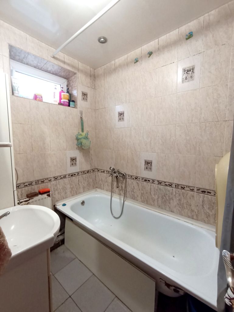 Продажа дома, 98м <sup>2</sup>, 5 сот., Батайск, Эстонская ул,  230