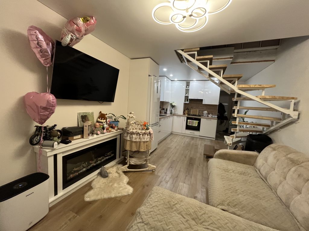 Продажа 2-комнатной квартиры, Кострома, Виктора Розова ул.,  21