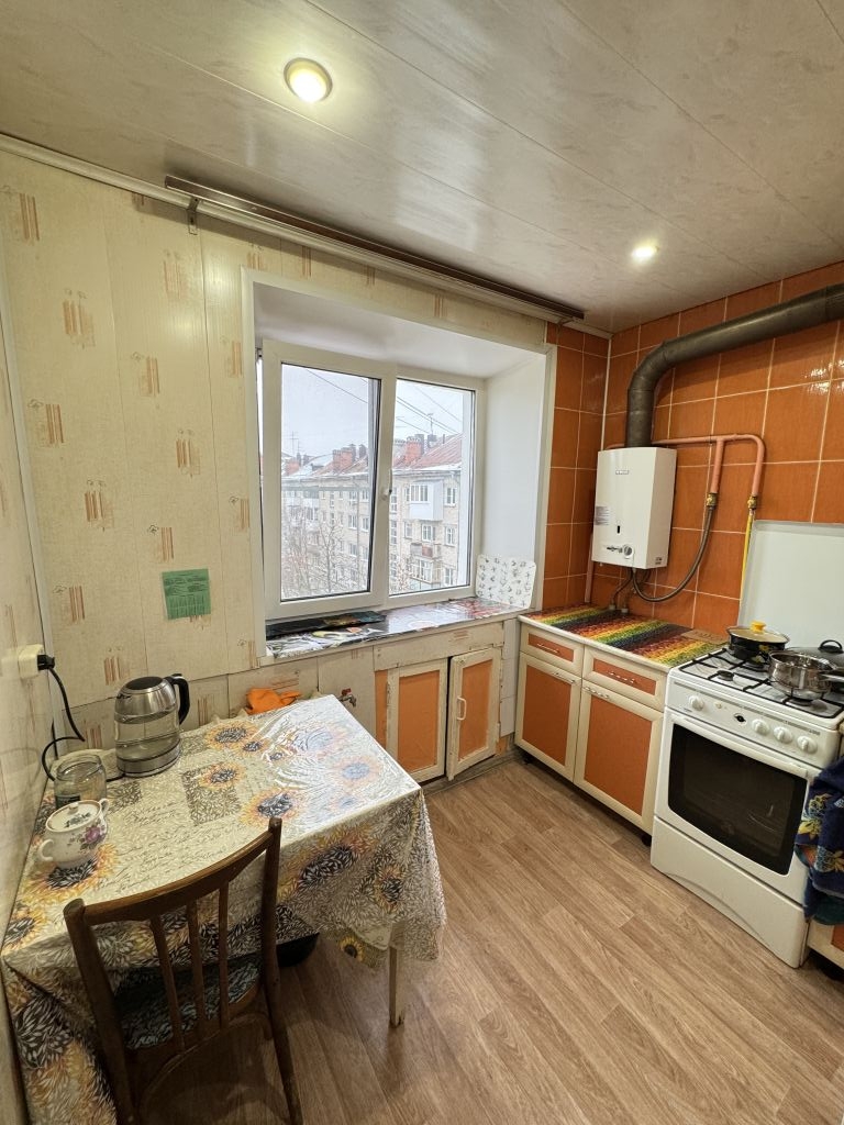 Продажа 2-комнатной квартиры, Дзержинск, Ленина пр-кт,  46