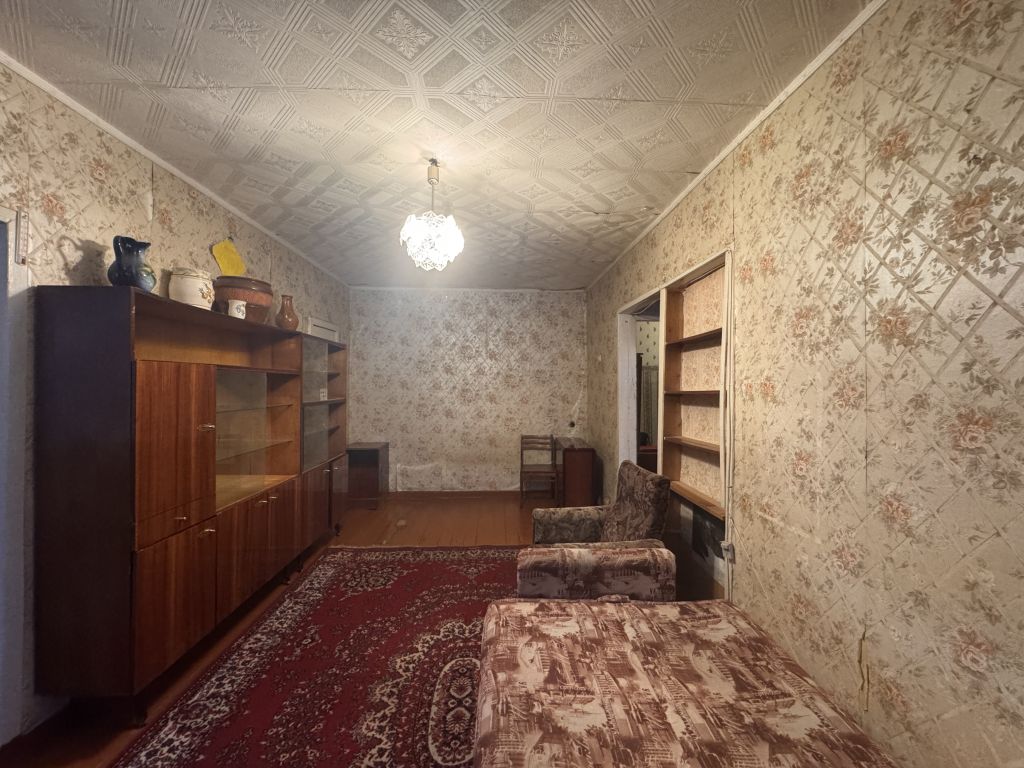 Продажа 2-комнатной квартиры, Пермь, Комбайнеров ул,  44