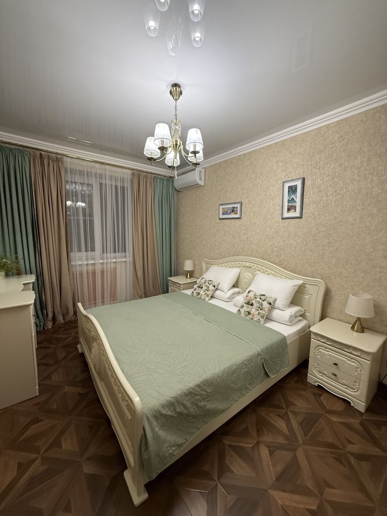 Продажа 3-комнатной квартиры, Ессентуки, Комарова ул,  23