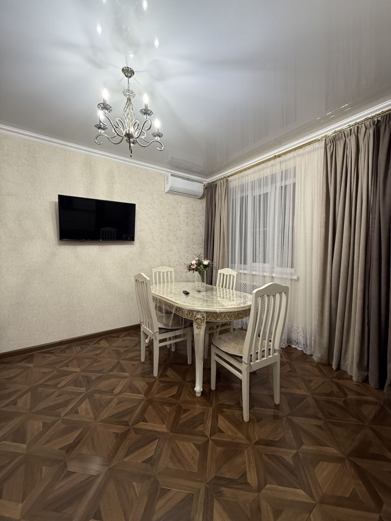 Продажа 3-комнатной квартиры, Ессентуки, Комарова ул,  23