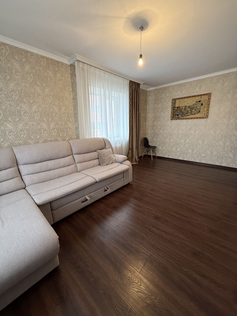 Продажа 3-комнатной квартиры, Ессентуки, Головченко ул,  4