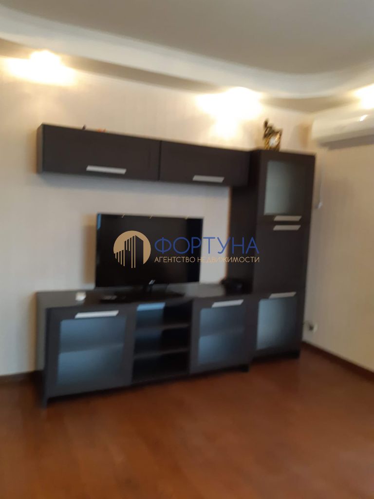 Продажа 3-комнатной квартиры, Белгород, Победы ул,  49к4