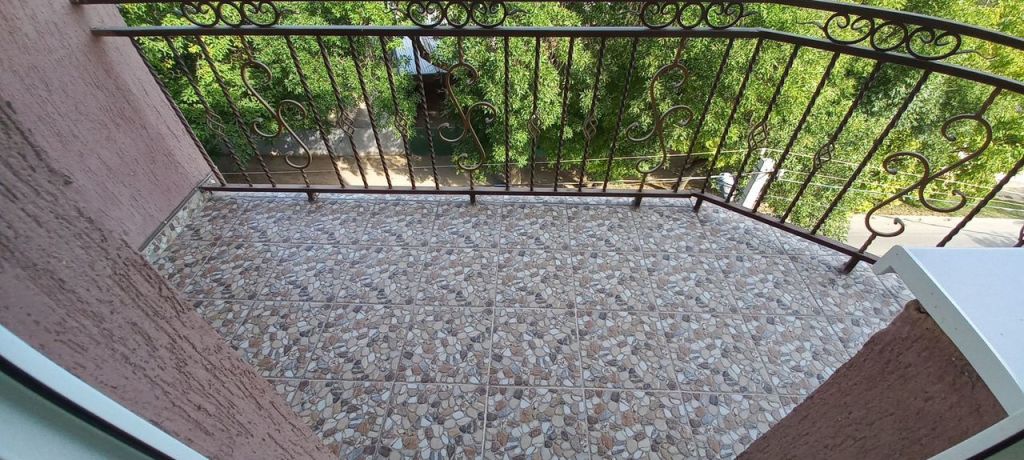 Продажа 2-комнатной квартиры, Ессентуки, Вокзальная ул,  116 а