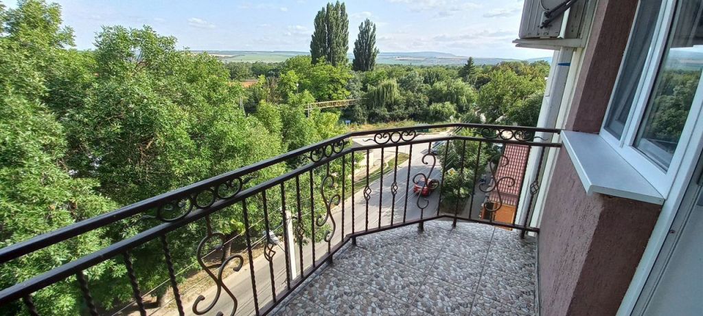 Продажа 2-комнатной квартиры, Ессентуки, Вокзальная ул,  116 а