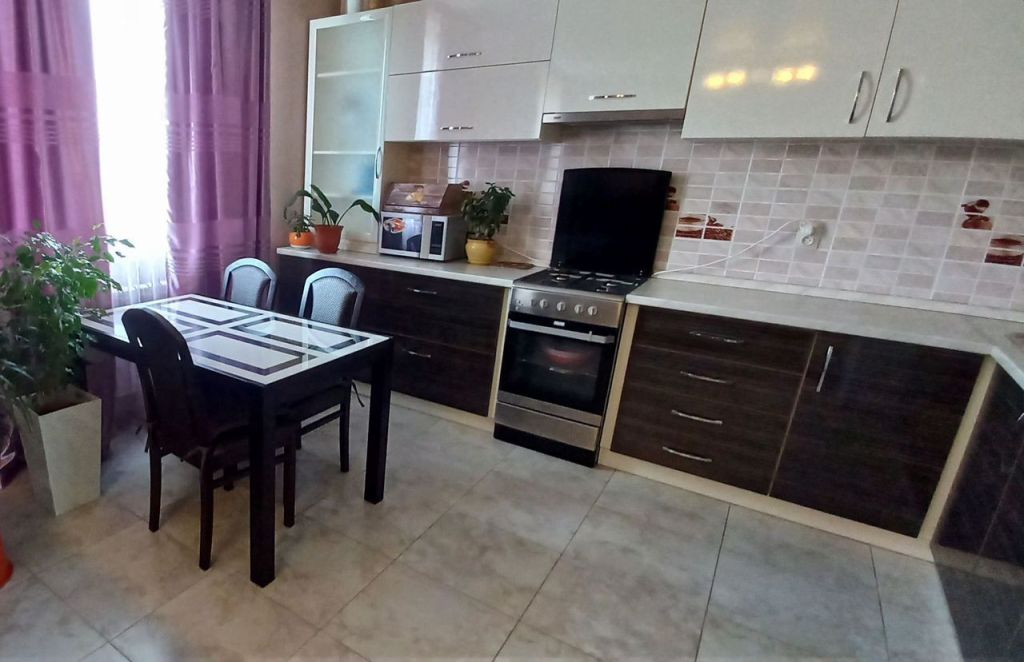 Продажа 2-комнатной квартиры, Ессентуки, Вокзальная ул,  116 а