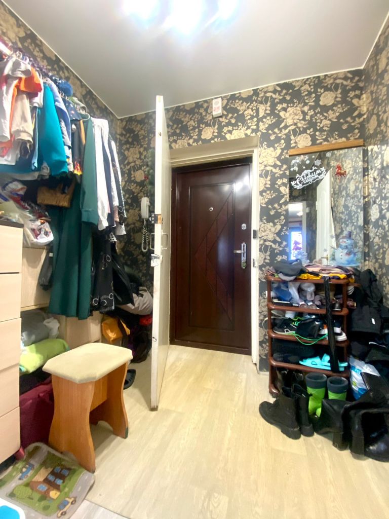 Продажа 1-комнатной квартиры, Смоленск, Крупской ул,  61в