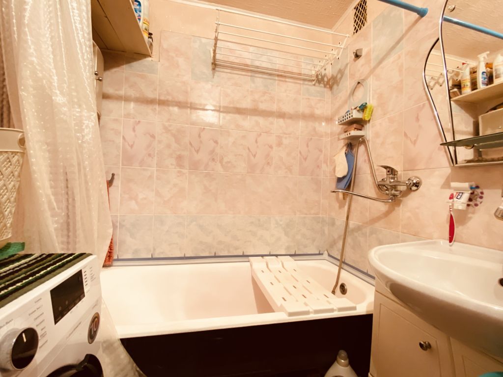 Продажа 3-комнатной квартиры, Донской, Индустриальная ул.,  9