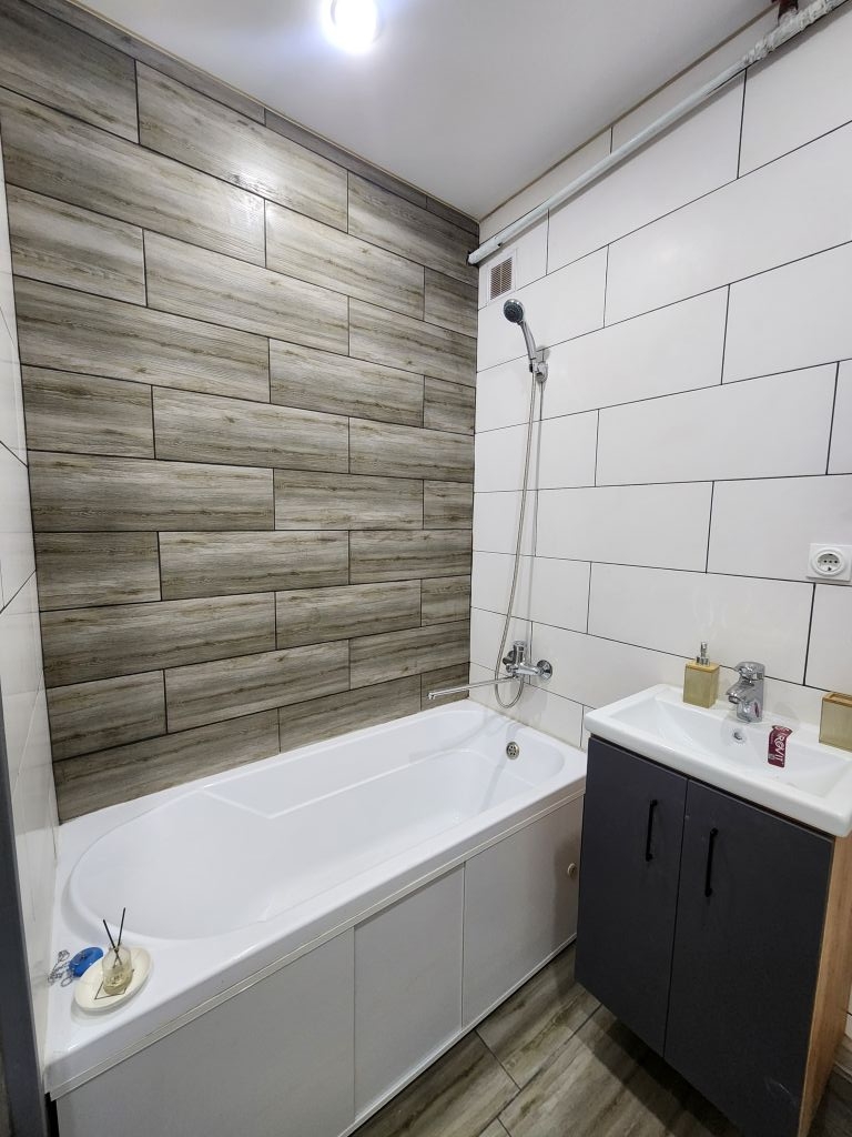 Продажа 3-комнатной квартиры, Ставрополь, Врачебный проезд,  42