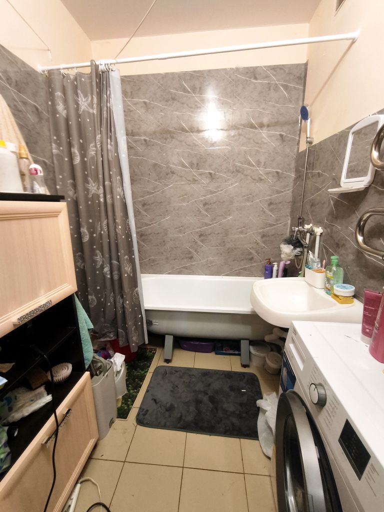 Продажа 2-комнатной квартиры, Новомосковск, Школьная ул.,  18А