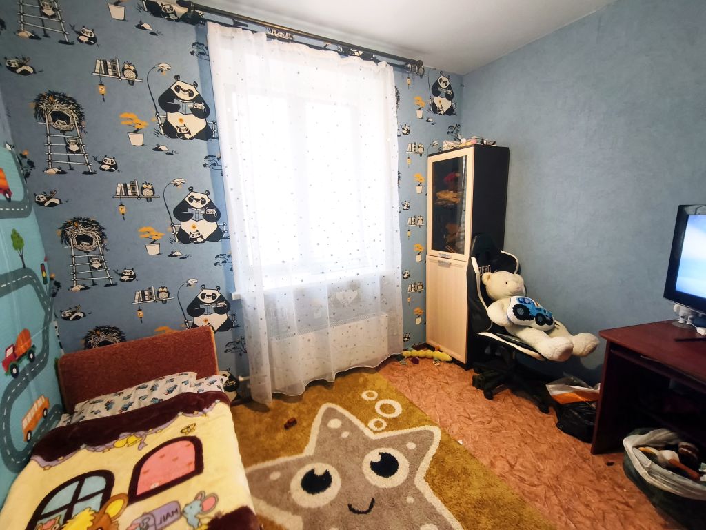 Продажа 2-комнатной квартиры, Новомосковск, Школьная ул.,  18А