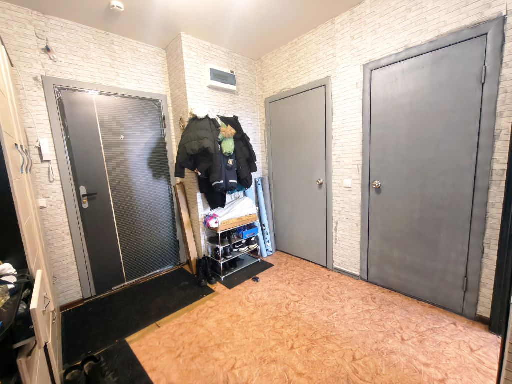 Продажа 2-комнатной квартиры, Новомосковск, Школьная ул.,  18А