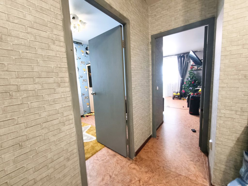 Продажа 2-комнатной квартиры, Новомосковск, Школьная ул.,  18А