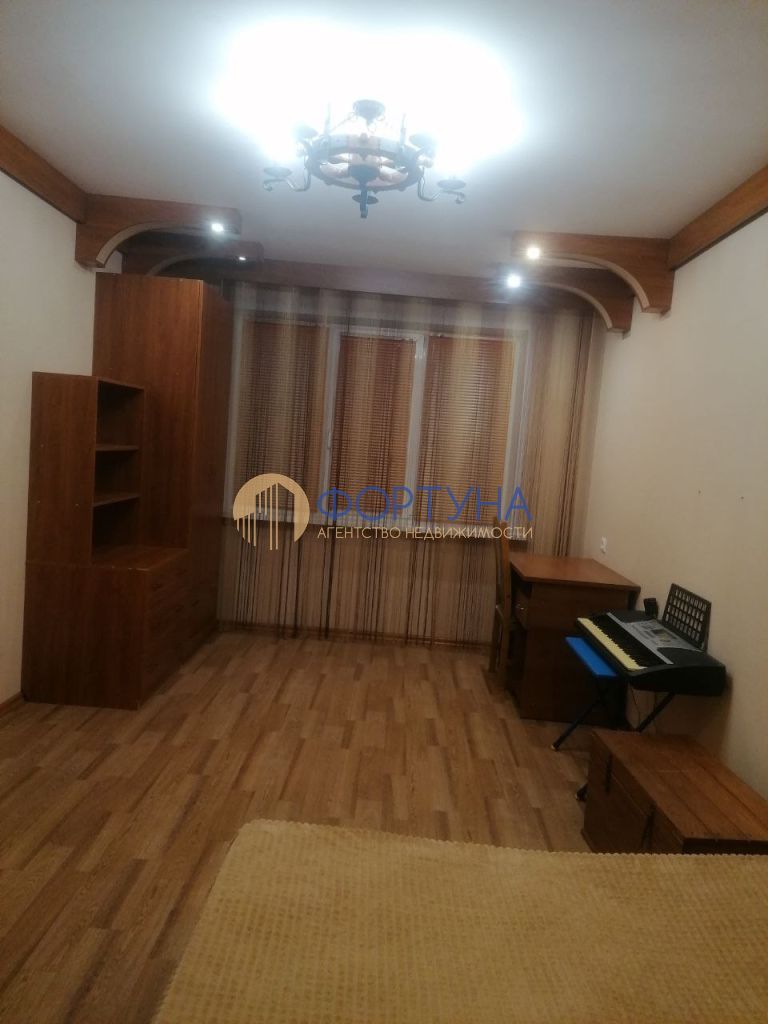 Продажа 3-комнатной квартиры, Белгород, Октябрьская ул,  84