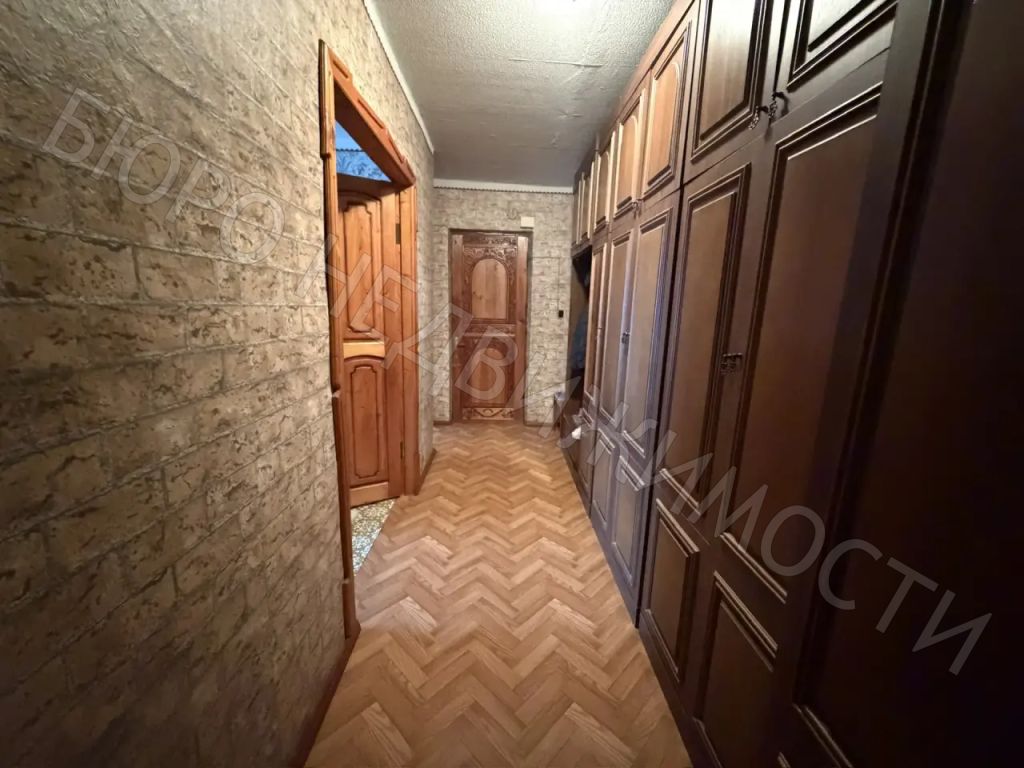 Продажа 3-комнатной квартиры, Балашов, Космонавтов пр-кт,  9