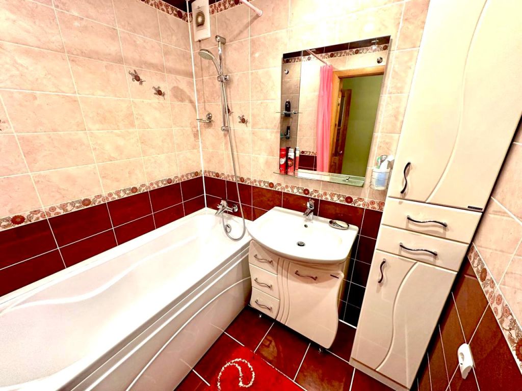 Продажа 2-комнатной квартиры, Смоленск, Гарабурды ул,  25 а